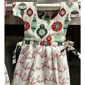 🚨2/$25🚨 Handmade Hanging Kitchen Dress Towel for the Oven or Dishwasher Bar.